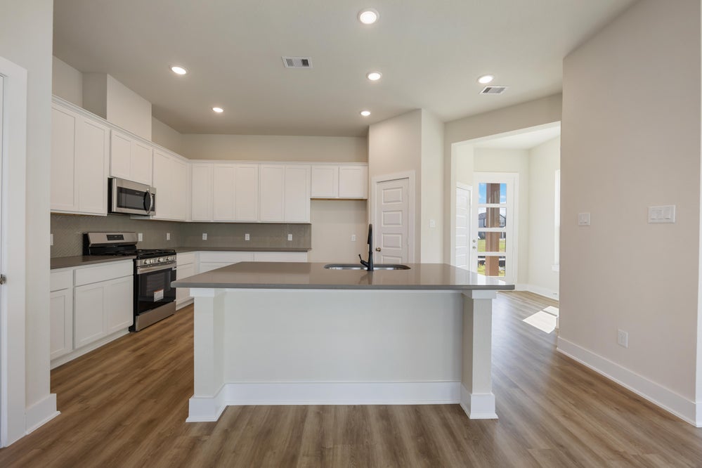 13208 Opera Drive - Van Gogh - Kitchen