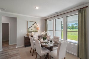 Dining Room Photo 1